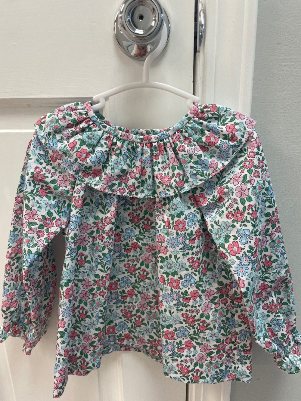 Little English girls Peter Pan ruffled blouse